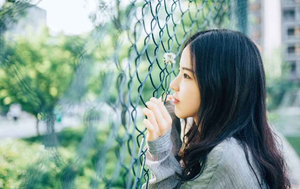 或早或晚，能够遇到你就好;或风或雨，能牵着你的手就好;或多或少，你能在乎我就好;或苦或乐，我们在一起就好。